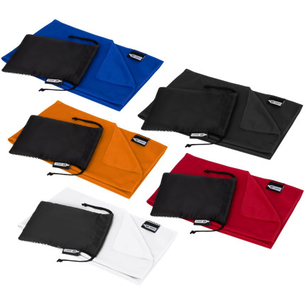 Asciugamano sportivo Raquel di raffreddamento in PET riciclato con pouch 80 x 30 cm