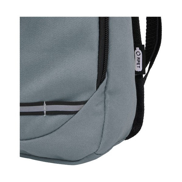 Zaino outdoor in PET riciclato certifcato GRS...