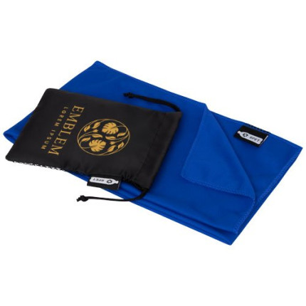 Asciugamano sportivo Raquel di raffreddamento in PET riciclato con pouch 80 x 30 cm