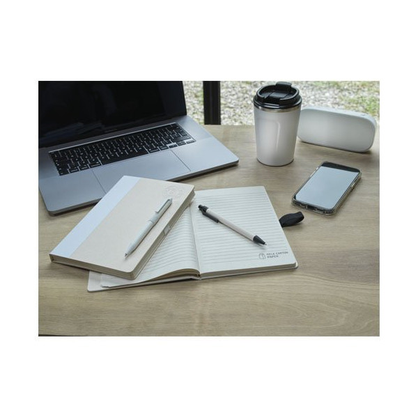 Set blocco note formato A5 e penna a sfera...